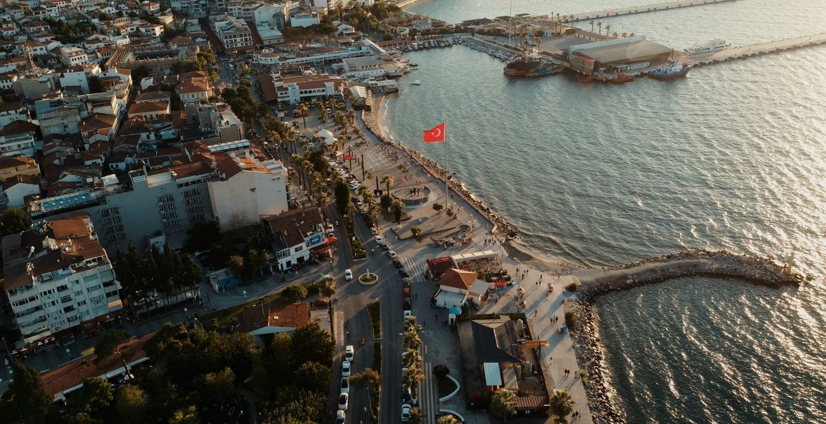 Kuşadası al atardecer: el puerto por el que llega la mayoría de los visitantes de Éfeso